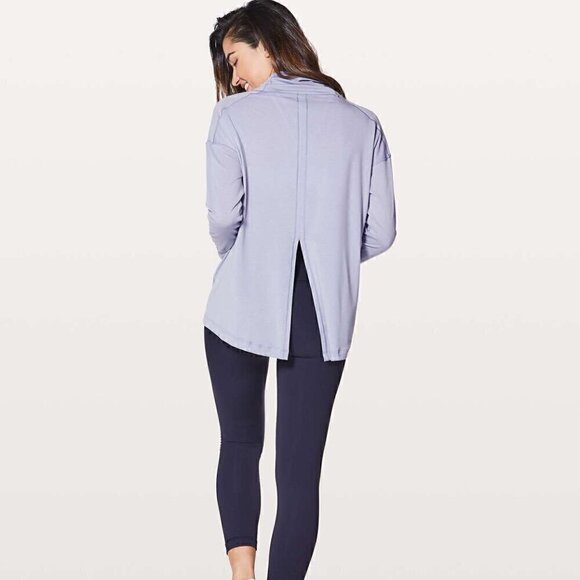 Lululemon Women's 12 Long Sleeve Top Cowl Neck Lavender Athletic‎ Pullover - Picture 3 of 7